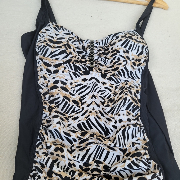 Sunshine Zone Hardware Front Shirred One Piece Style 6108 Big Cat Animal Print - Picture 5 of 10